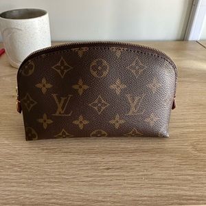 Louis Vuitton cosmetic pouch monogram canvas